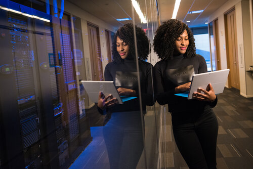 woman-with-laptop-reflection