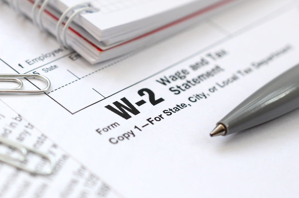 Understanding the Difference Between 1099 Contractors and W2 Employees: A Guide for Small Business Owners